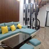 Sập sàn – Bán nhà 6 tầng ngõ 68 Nguyễn văn Linh, phường Thạch Bàn – 30 m2, giá 4,xx tỷ.